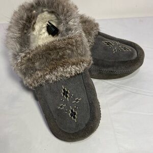 Manitobah Beaded Mukluks with Fur Youth 2